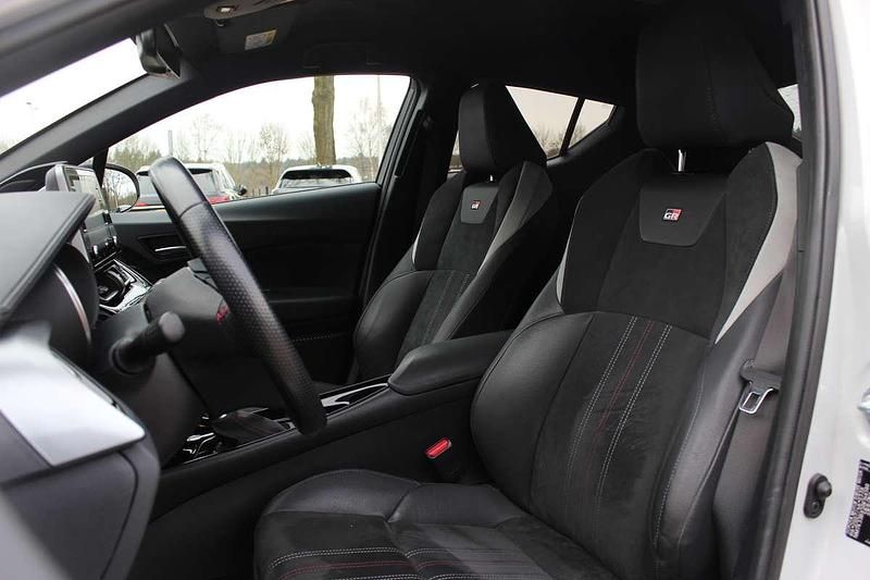 Occasion Toyota C-HR Sport 98 PK (72 kW) 2021 Grijs (metallic) SUV