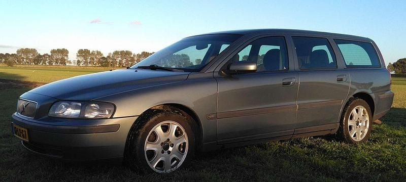 Blauw Occasion 2003 Volvo V70 Stationwagen | € 500 - Afbeelding 1/4