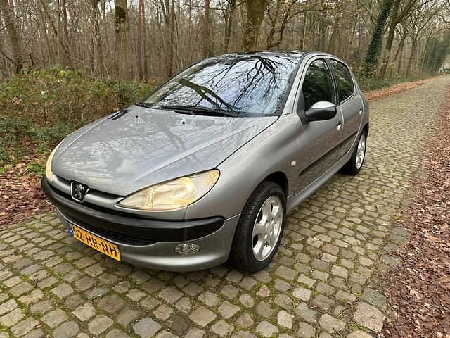 Occasion Peugeot 206 75 PK (55 kW) 2001 Grijs (metallic) Hatchback