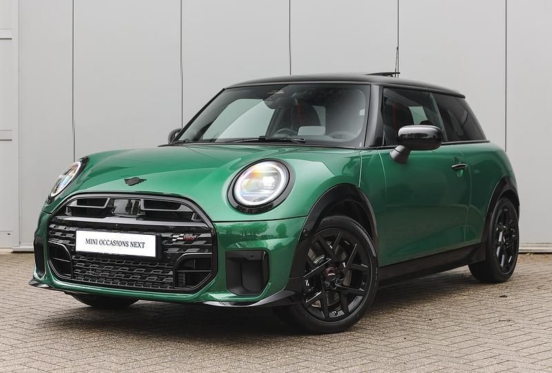 Rood Gebruikt 2024 Mini John Cooper Works Hatchback | € 45.950 - Afbeelding 1/2
