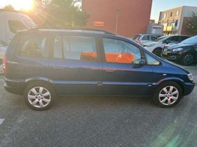 Blauw Gebruikt 2005 Opel Zafira MPV | € 1.750 (Goede deal) - Afbeelding 1/4