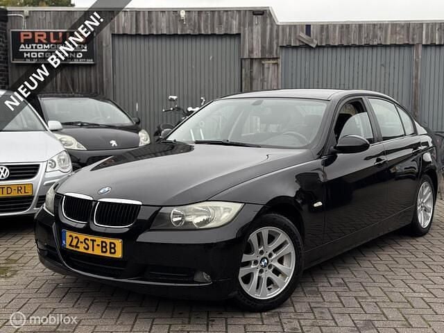 Zwart Gebruikt 2006 BMW 318 Sedan | € 2.495 (Duur) - Afbeelding 1/4