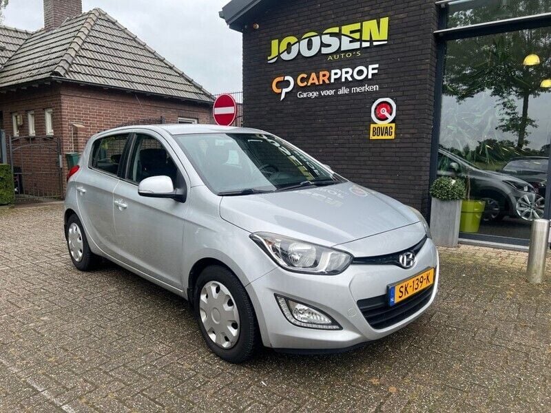 Grijs, metallic lak Gebruikt 2014 Hyundai i20 Hatchback | € 8.950 (Goede deal) - Afbeelding 1/4