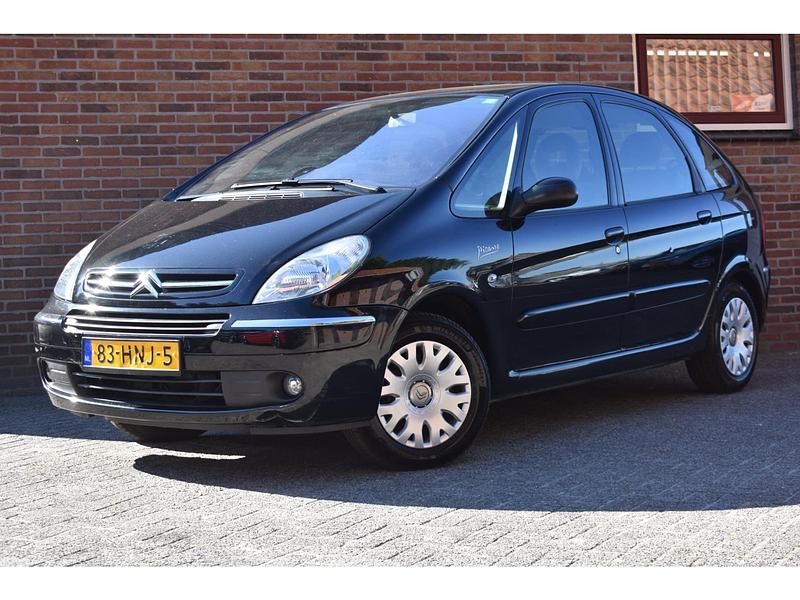 Zwart Gebruikt 2009 Citroën Xsara Picasso Prestige MPV | € 1.949 (Eerlijke prijs) - Afbeelding 1/4