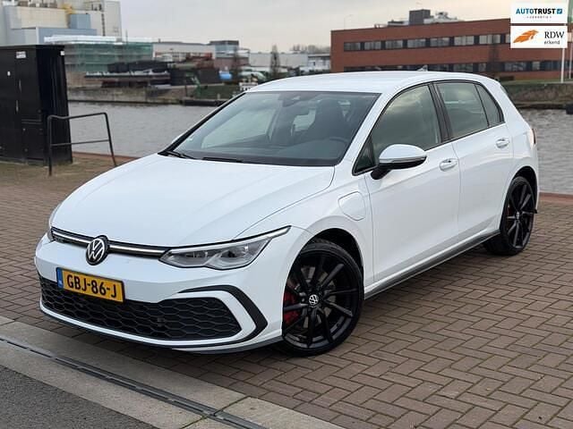 Wit Gebruikt 2025 VW Golf VIII GTE Hatchback | € 26.895 (Super prijs) - Afbeelding 1/3