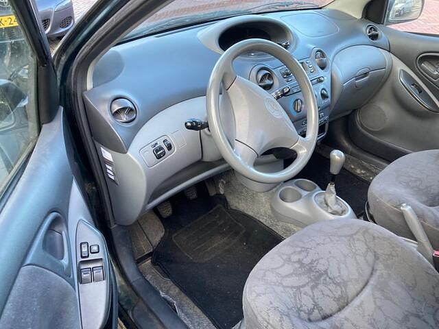 Occasion Toyota Yaris Sol 86 PK (63 kW) 2000 Zwart Hatchback