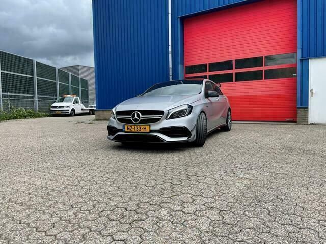 Grijs Gebruikt 2015 Mercedes A45 AMG AMG Hatchback | € 32.000 (Duur) - Afbeelding 1/4
