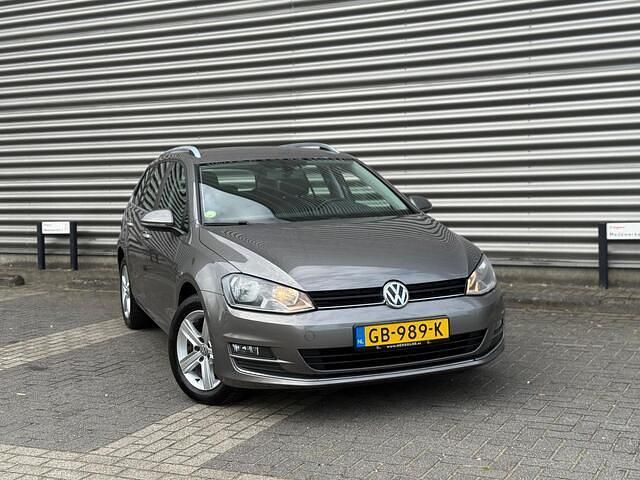 Grijs Gebruikt 2014 VW Golf VII Highline Hatchback | € 6.495 (Eerlijke prijs) - Afbeelding 1/4