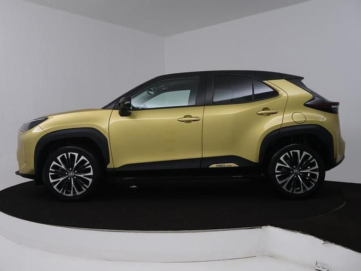 Occasion Toyota Yaris Executive 116 PK (85 kW) 2022 Geel metallic Hatchback