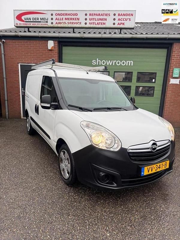Occasion 2016 Opel Combo Edition Sedan | € 2.950 (Goede deal) - Afbeelding 1/4