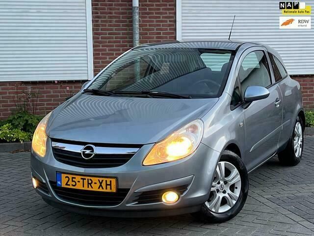 Grijs Gebruikt 2007 Opel Corsa Enjoy Hatchback | € 3.650 (Eerlijke prijs) - Afbeelding 1/4