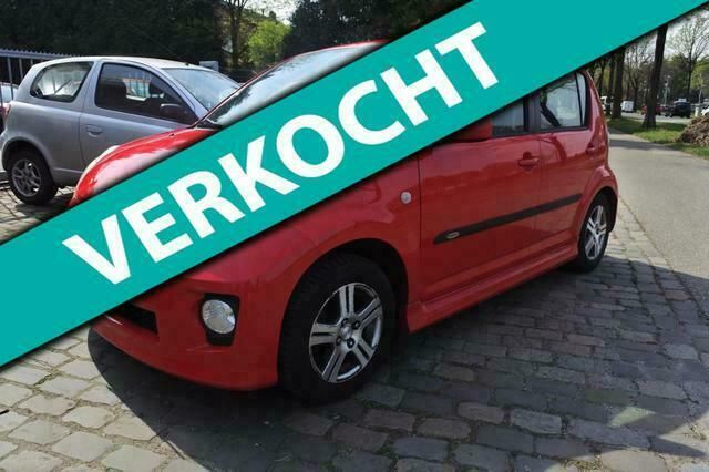 Rood Gebruikt 2005 Daihatsu Sirion Hatchback | € 1.695 (Eerlijke prijs) - Afbeelding 1/4