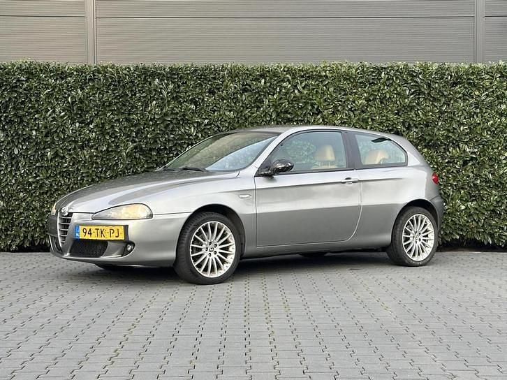 Grijs Occasion 2006 Alfa Romeo 147 Progression Hatchback | € 1.450 (Super prijs) - Afbeelding 1/4