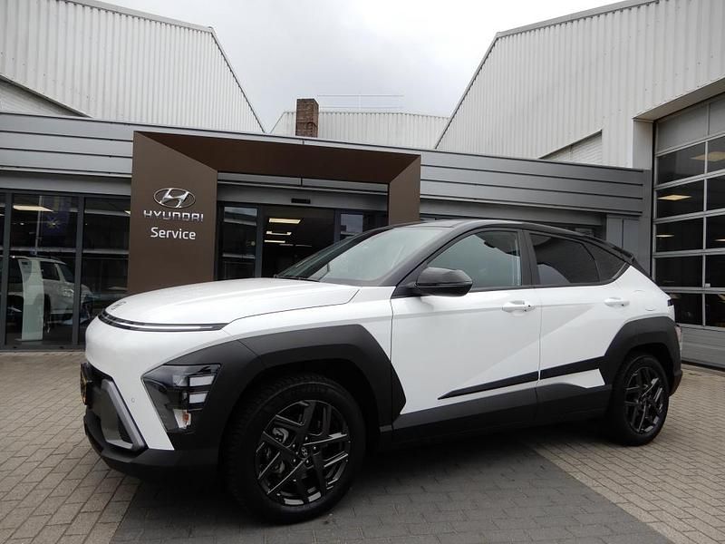 Wit Gebruikt 2023 Hyundai Kona Comfort SUV | € 30.450 - Afbeelding 1/4