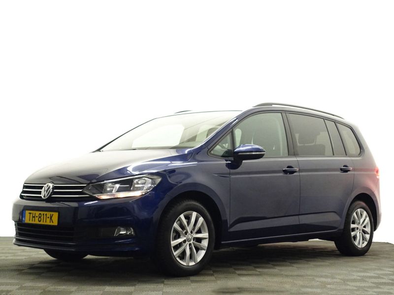 Blauw metallic Gebruikt 2018 VW Touran Highline MPV | € 19.900 (Eerlijke prijs) - Afbeelding 1/4