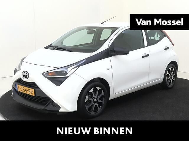 Wit Occasion 2021 Toyota Aygo Hatchback | € 10.940 (Eerlijke prijs) - Afbeelding 1/4
