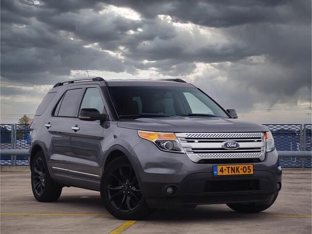 Grijs Gebruikt 2013 Ford Explorer SUV | € 18.495 - Afbeelding 1/4