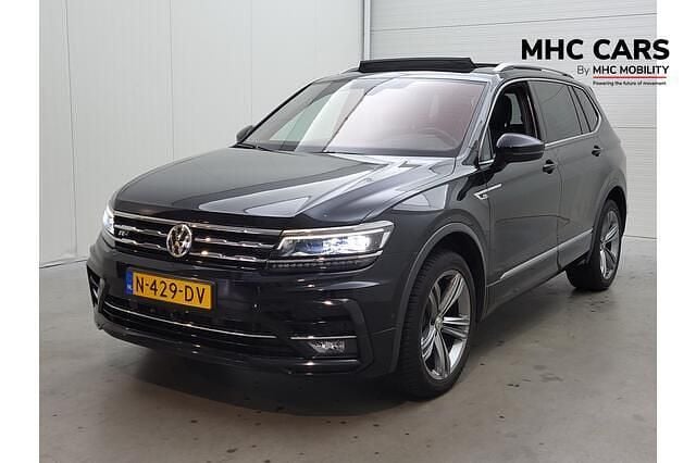 Zwart Occasion 2021 VW Tiguan Allspace Pro SUV | € 33.900 (Super prijs) - Afbeelding 1/4