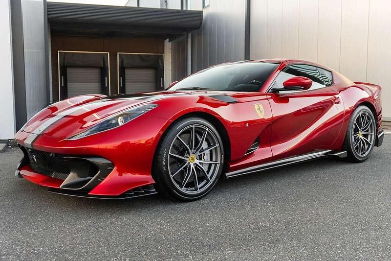 Zwart Gebruikt 2023 Ferrari 812 Coupé | € 1.549.950 - Afbeelding 1/4