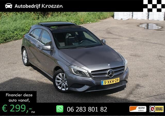 Grijs Gebruikt 2014 Mercedes A180 Ambition Hatchback | € 13.945 (Eerlijke prijs) - Afbeelding 1/4