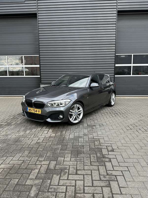 Grijs Gebruikt 2016 BMW 118 M Sport Hatchback | € 12.350 (Iets duurder) - Afbeelding 1/4