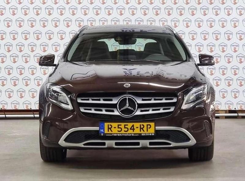 Bruin Gebruikt 2018 Mercedes GLA200 Premium Plus SUV | € 25.500 (Duur) - Afbeelding 1/4