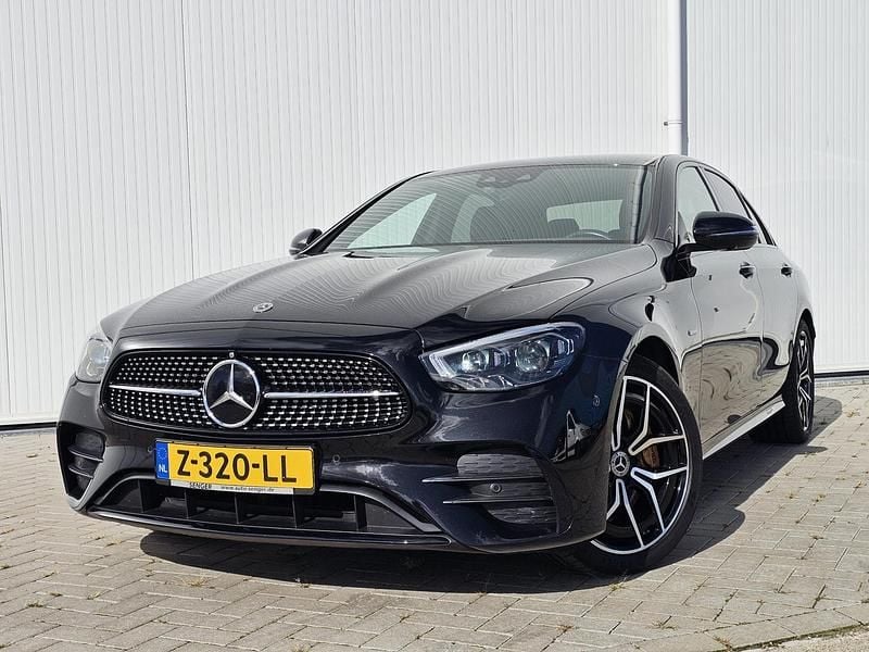 Zwart Occasion 2021 Mercedes E300 AMG line Sedan | € 38.900 (Eerlijke prijs) - Afbeelding 1/4