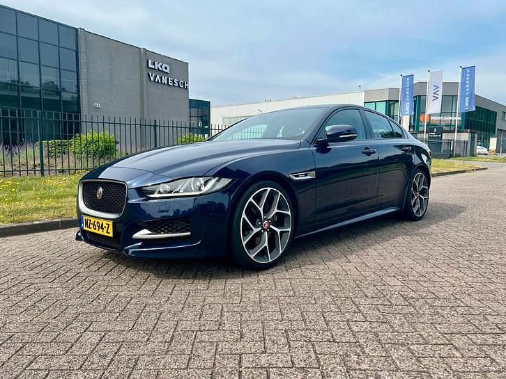 Gebruikt 2017 Jaguar XE R-Sport Sedan | € 16.750 (Iets duurder) - Afbeelding 1/4