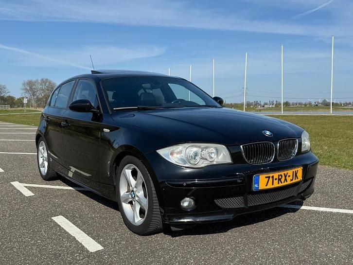 Zwart Gebruikt 2005 BMW 130 Hatchback | € 8.950 (Eerlijke prijs) - Afbeelding 1/4