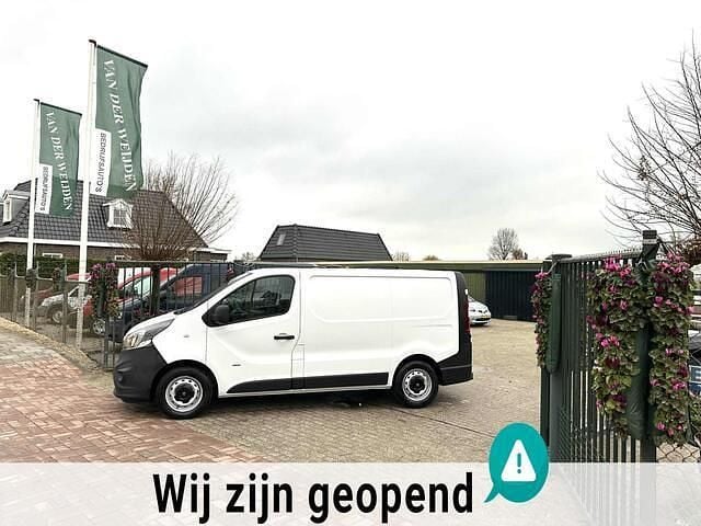 Wit Gebruikt 2015 Opel Vivaro Van | € 6.750 (Super prijs) - Afbeelding 1/4