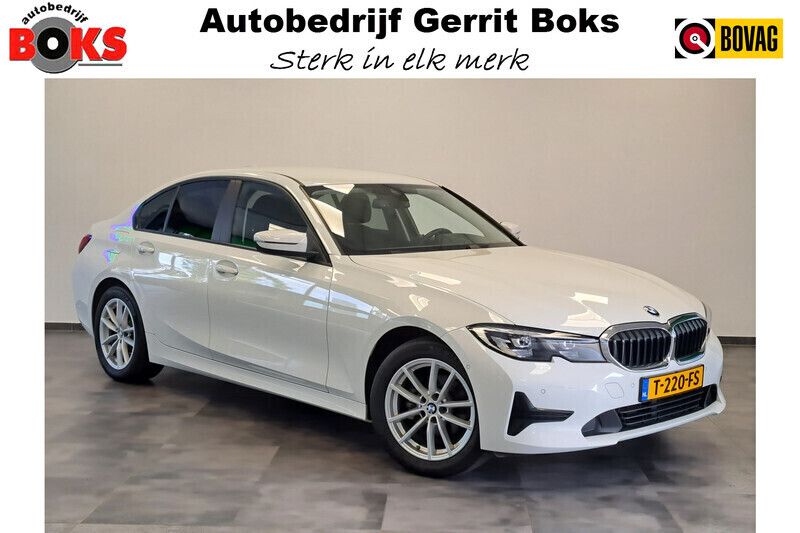 Wit Gebruikt 2021 BMW 318 Executive Sedan | € 30.944 (Duur) - Afbeelding 1/3