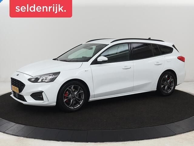 Wit Occasion 2021 Ford Focus ST-Line X Stationwagen | € 13.900 (Super prijs) - Afbeelding 1/4