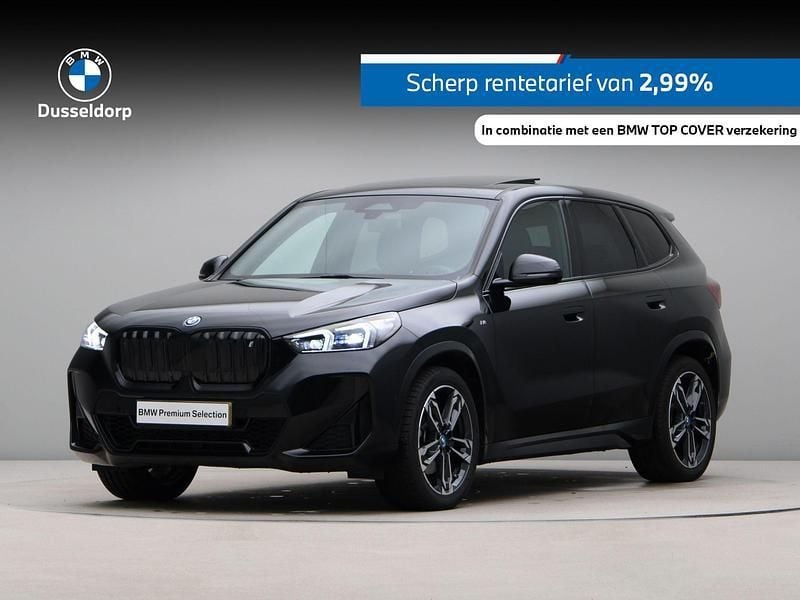 Zwart, metallic lak Gebruikt 2023 BMW iX1 M Sport SUV | € 39.900 (Super prijs) - Afbeelding 1/4