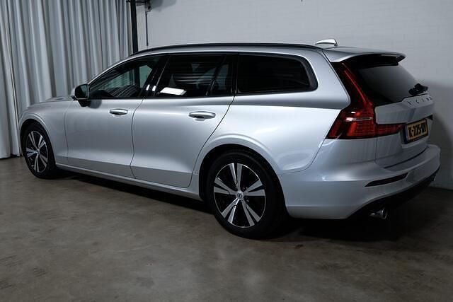 Occasion Volvo V60 Momentum 163 PK (119 kW) 2021 Grijs Stationwagen