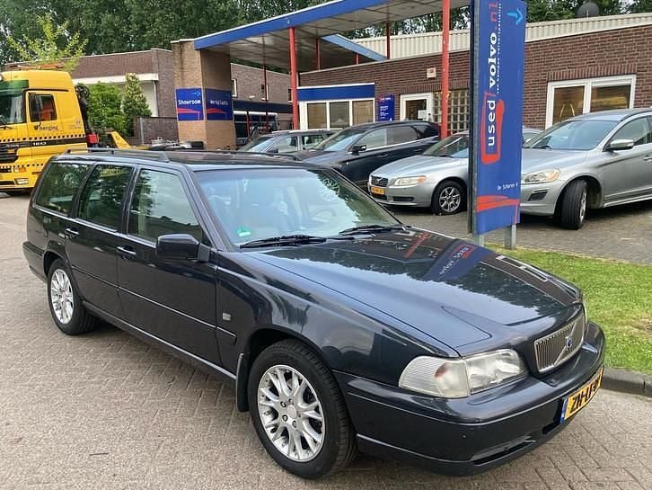 Occasion 1999 Volvo V70 Stationwagen | € 1.975 (Eerlijke prijs) - Afbeelding 1/4