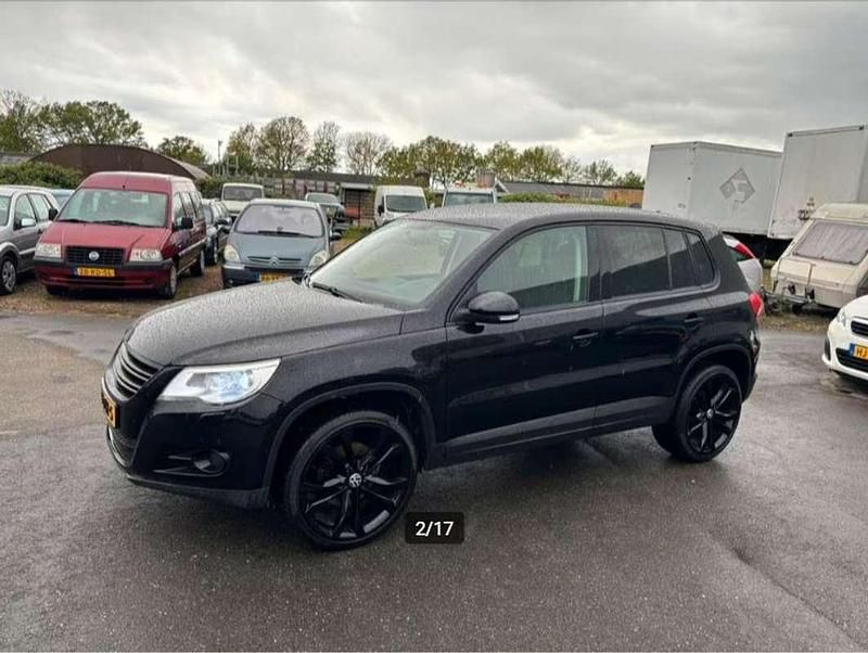 Zwart Gebruikt 2009 VW Tiguan Trendline SUV | € 6.300 (Eerlijke prijs) - Afbeelding 1/4