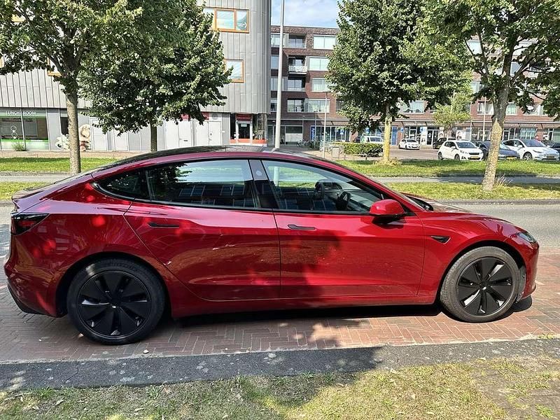 Occasion Tesla Model 3 RWD 208 kW (283 PK) 2024 Rood Sedan