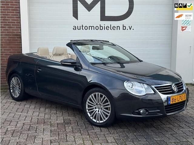 Grijs Occasion 2010 VW Eos Highline Cabriolet | € 6.950 (Iets duurder) - Afbeelding 1/4
