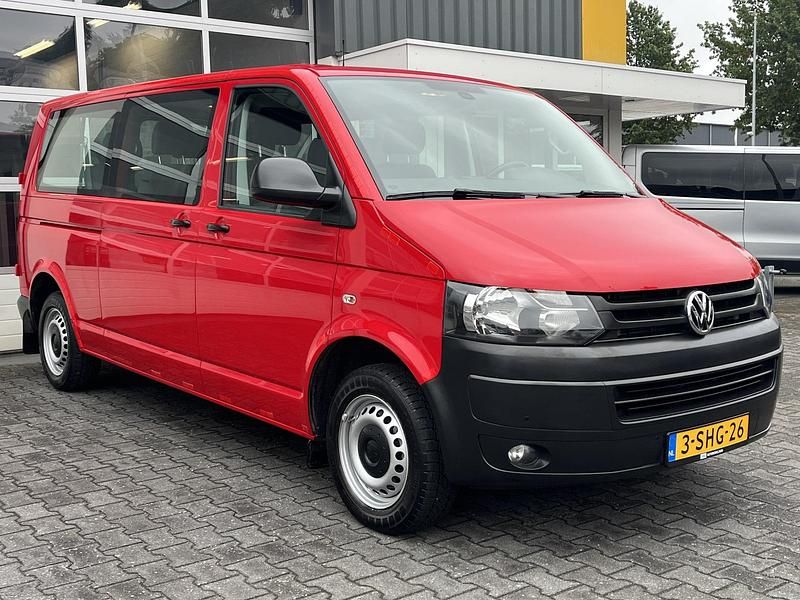Rood Gebruikt 2013 VW T5 Trendline Van | € 25.950 - Afbeelding 1/4