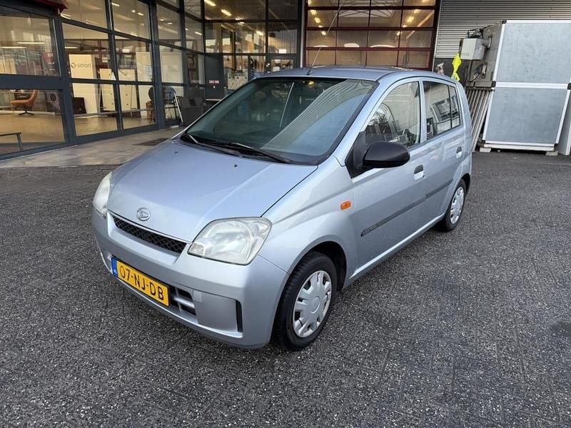 Grijs Occasion 2003 Daihatsu Cuore Hatchback | € 590 (Super prijs) - Afbeelding 1/4
