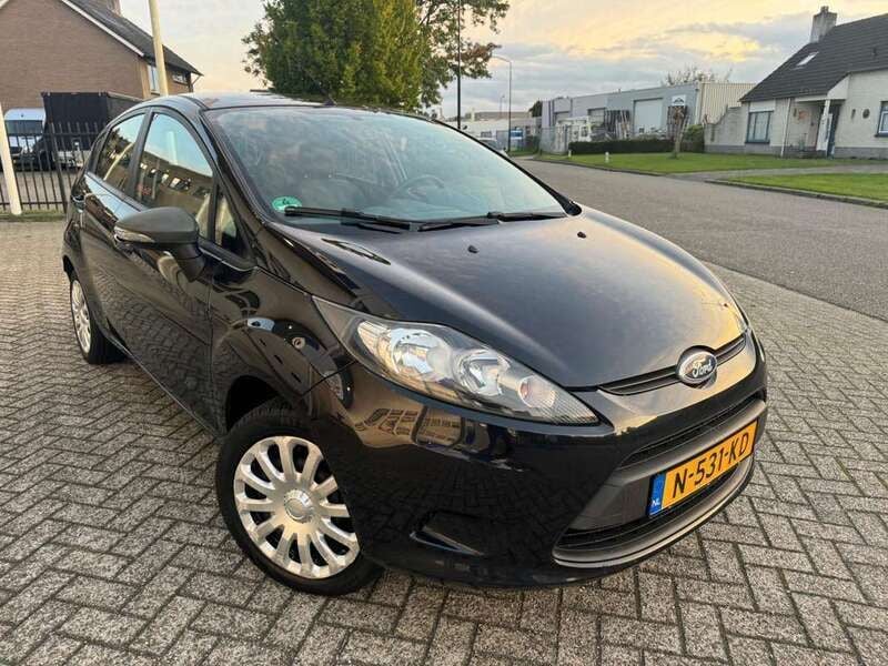 Zwart Gebruikt 2009 Ford Fiesta Trend Hatchback | € 3.995 (Eerlijke prijs) - Afbeelding 1/4