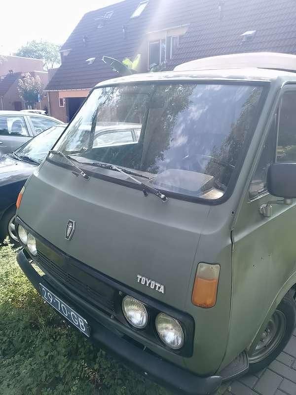 Groen Gebruikt 1975 Toyota HiAce Van | € 4.450 - Afbeelding 1/4
