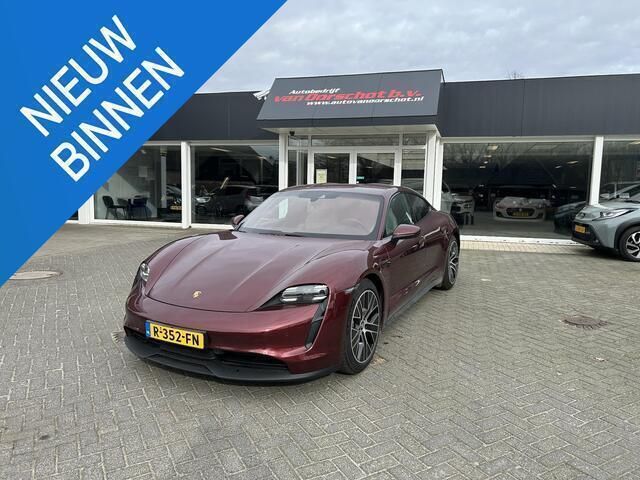 Rood Gebruikt 2022 Porsche Taycan Performance Package Sedan | € 69.950 (Eerlijke prijs) - Afbeelding 1/4