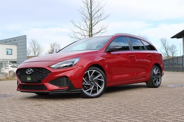 Rood (metallic) Occasion 2021 Hyundai i30 N Line Stationwagen | € 21.950 (Eerlijke prijs) - Afbeelding 1/4