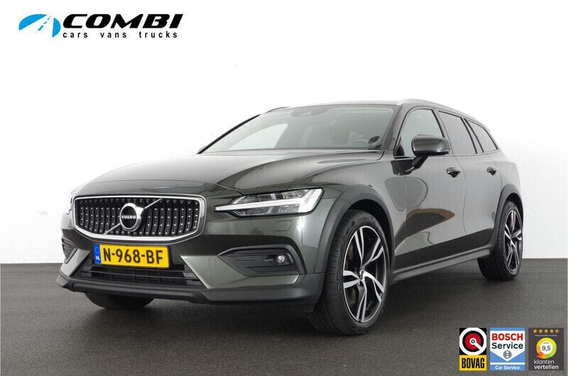 Grijs Gebruikt 2020 Volvo V60 CC Pro Stationwagen | € 34.645 (Goede deal) - Afbeelding 1/4