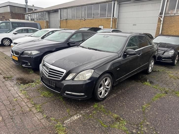 Gebruikt 2011 Mercedes E200 | € 3.950 (Super prijs) - Afbeelding 1/4