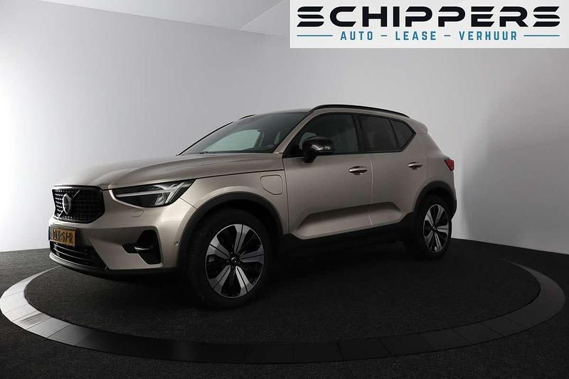 Grijs Gebruikt 2022 Volvo XC40 Inscription SUV | € 31.900 (Eerlijke prijs) - Afbeelding 1/4