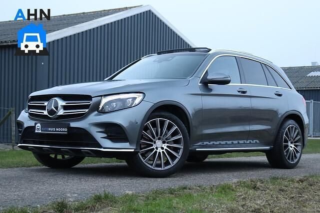 Grijs Occasion 2016 Mercedes GLC250 AMG SUV | € 27.995 (Eerlijke prijs) - Afbeelding 1/4