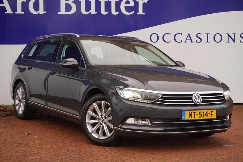 Grijs Gebruikt 2017 VW Passat Highline Stationwagen | € 11.699 (Goede deal) - Afbeelding 1/4