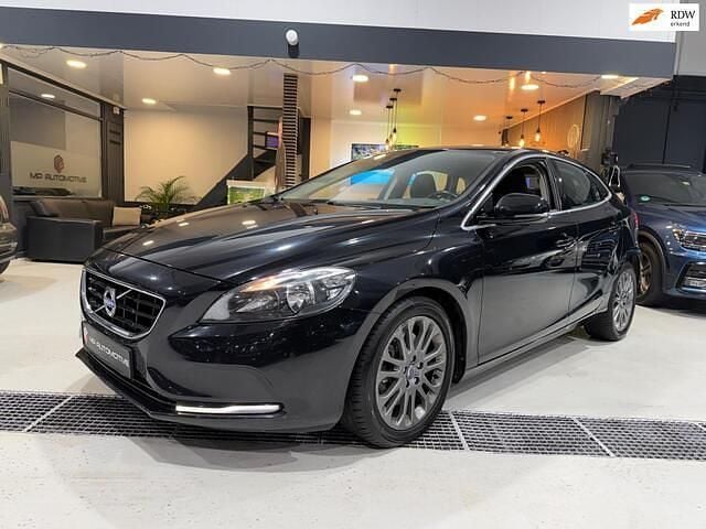 Zwart Occasion 2014 Volvo V40 Summum Hatchback | € 4.999 (Goede deal) - Afbeelding 1/4